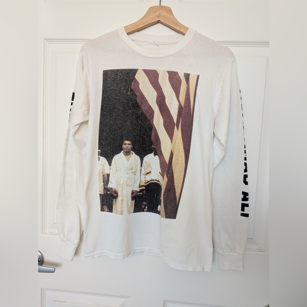 Muhammad Ali Long Sleeve Shirt Size Small